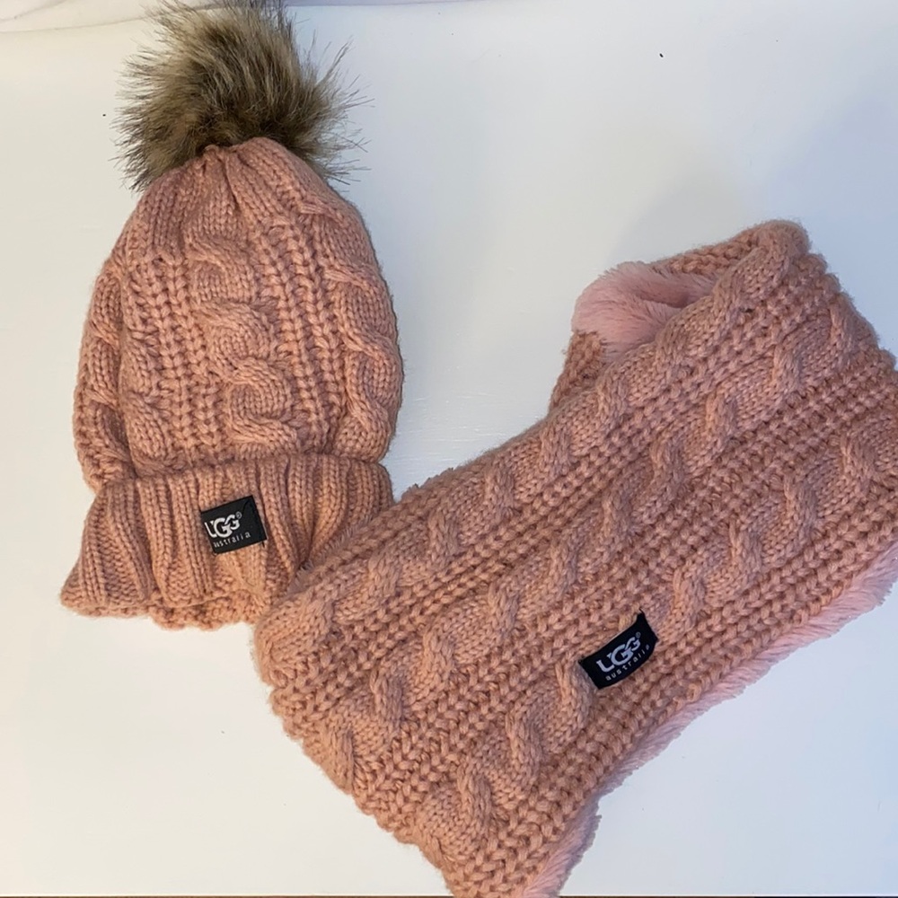 UGG hat and scarf set
